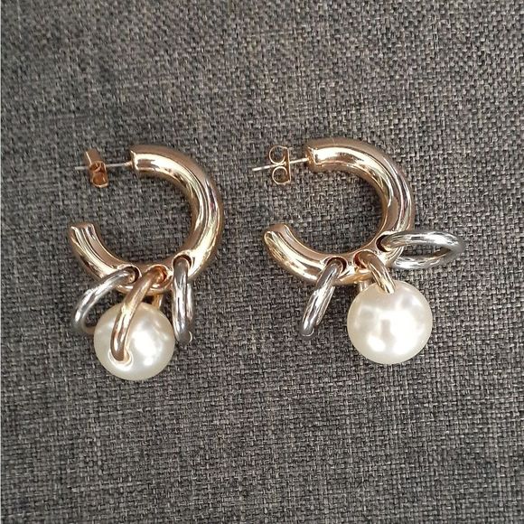 NWOT Zara Faux Pearl Hoop Statement Earrings - Picture 3 of 16